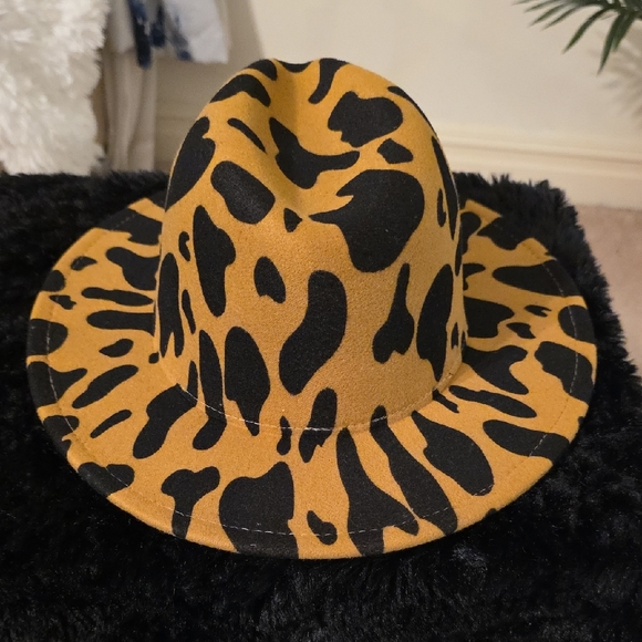 Amazon Basics Accessories - Stylish Leopard Print Women's Hat